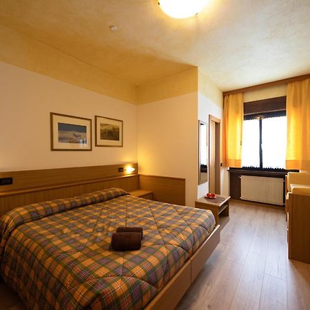 Albergo Venezia Пассо-Ролле Экстерьер фото