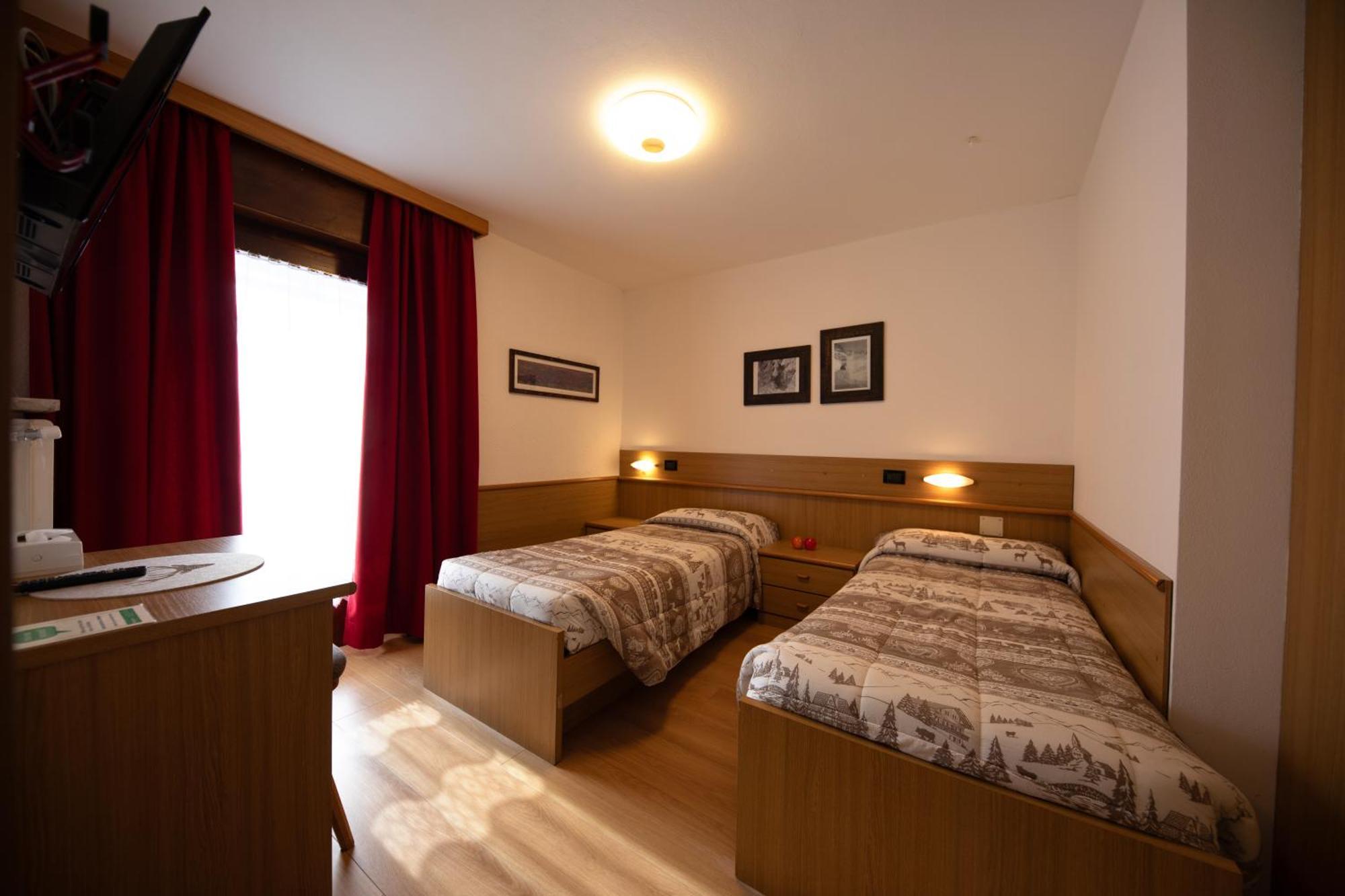 Albergo Venezia Пассо-Ролле Экстерьер фото