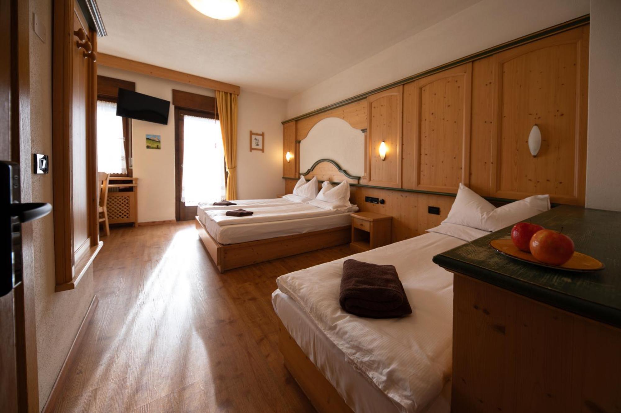 Albergo Venezia Пассо-Ролле Экстерьер фото