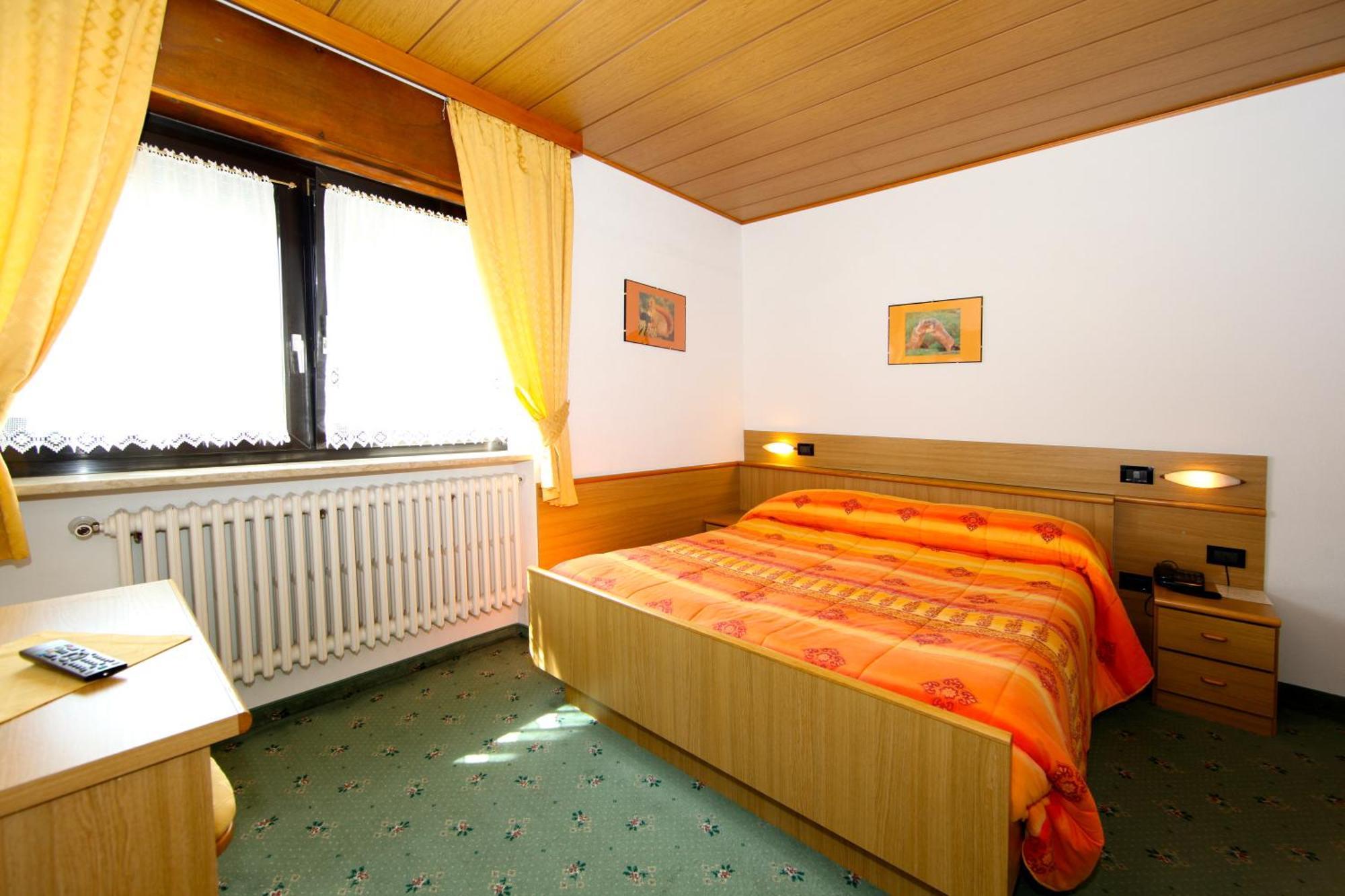 Albergo Venezia Пассо-Ролле Экстерьер фото