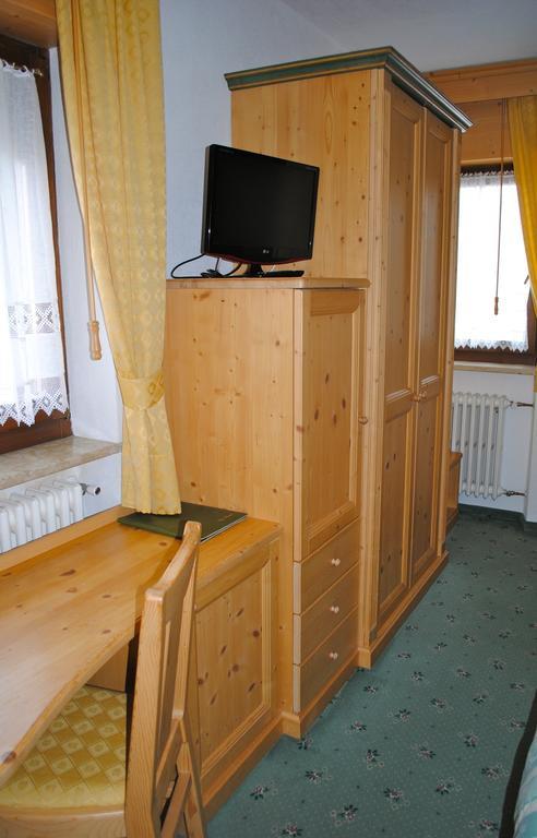 Albergo Venezia Пассо-Ролле Номер фото